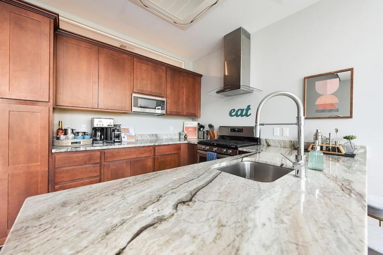 Hostwise - The Washington At Chatham - Free Parking, Private Gym, Skyline Views! Apartment Pittsburgh